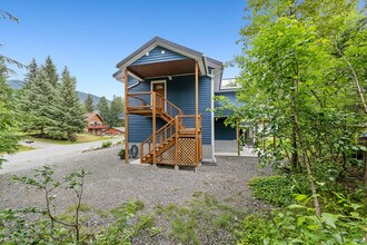 1119 Slim Williams Way in Juneau, AK - Building Photo - Building Photo