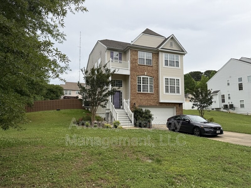 5967 Erin Leigh Dr in Gloucester, VA - Building Photo