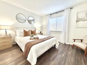 The Waypoint in Pensacola, FL - Building Photo - Building Photo