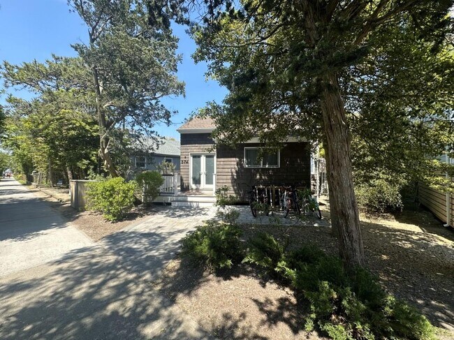 574 Bayberry Walk in Ocean Beach, NY - Building Photo - Building Photo