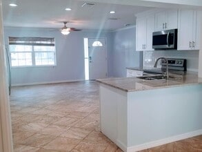52 Cypress Dr in Palm Harbor, FL - Building Photo - Building Photo