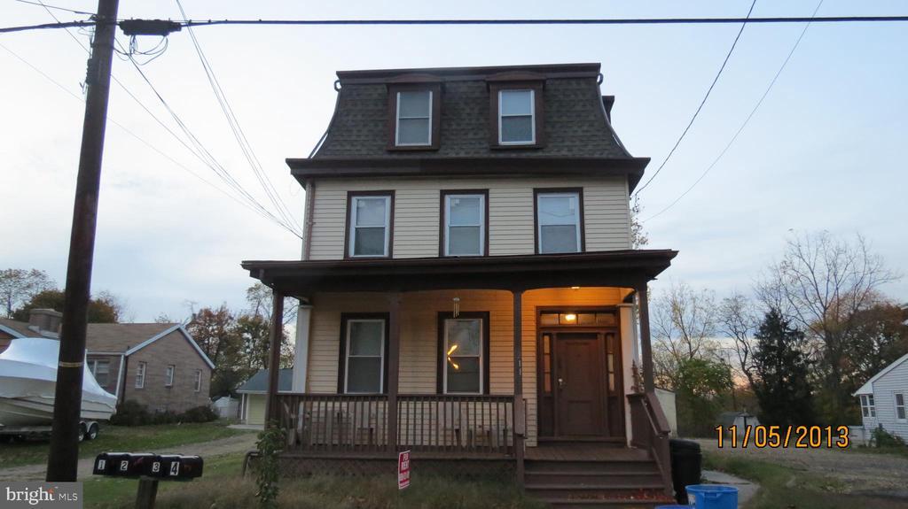 211 Front St in fieldsboro, NJ - Building Photo