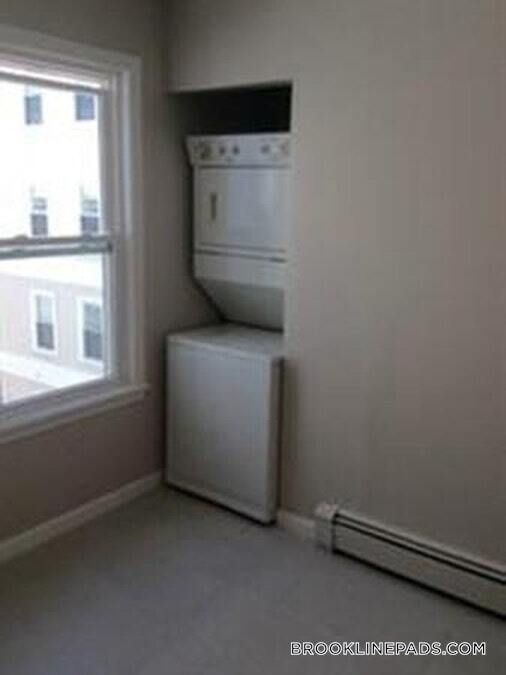 10 Homer St in Brookline, MA - Building Photo