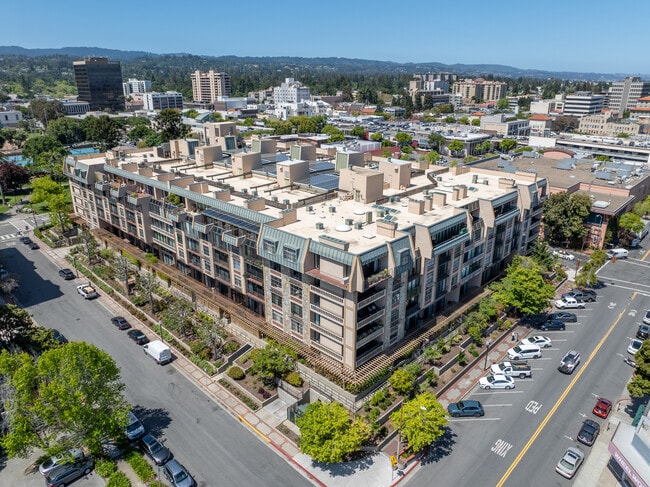Gramercy On the Park in San Mateo, CA - Foto de edificio - Building Photo