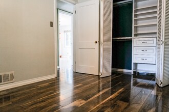 1040 Newport St in Denver, CO - Building Photo - Building Photo