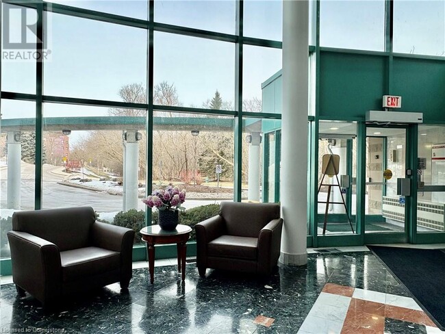55 Blue Springs Dr in Waterloo, ON - Building Photo - Building Photo