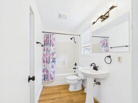 108 Beverly Dr in Fredericksburg, TX - Building Photo