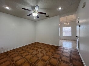 1419 E Gustavus St in Laredo, TX - Building Photo - Building Photo