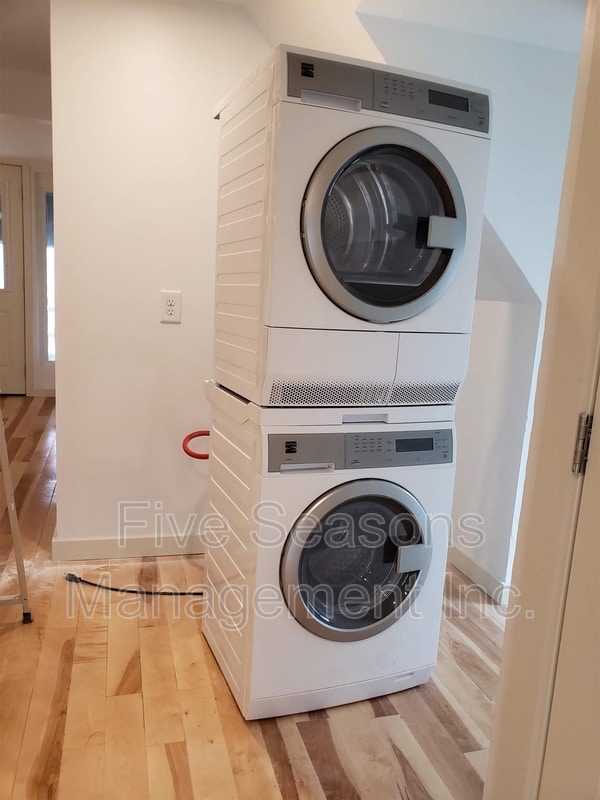 369 S Winooski Ave in Burlington, VT - Building Photo - Building Photo