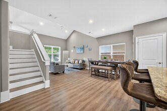 2259 Hadleigh Hills Ct in Navarre, FL - Foto de edificio - Building Photo