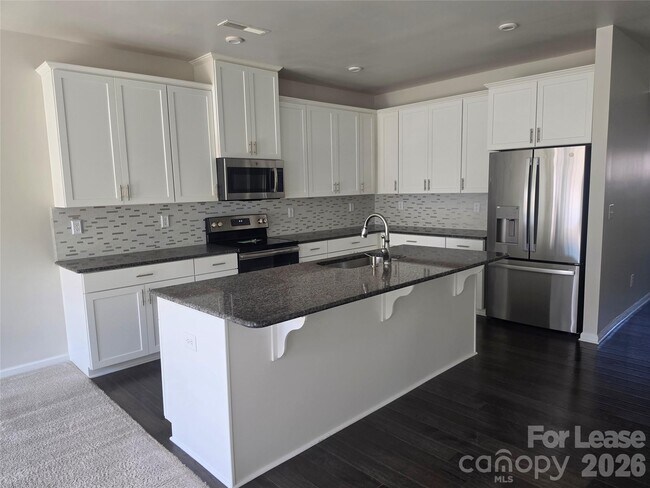 318 Willow Wood Ct in Stallings, NC - Foto de edificio - Building Photo