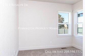 270 E Rosalyn Dr in Meridian, ID - Building Photo - Building Photo