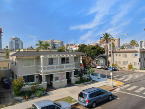 702-708 E 3rd St in Long Beach, CA - Building Photo - Building Photo