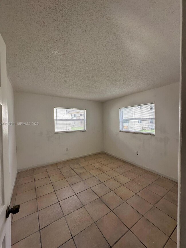 3680 SW 60th Ave in Davie, FL - Building Photo - Building Photo