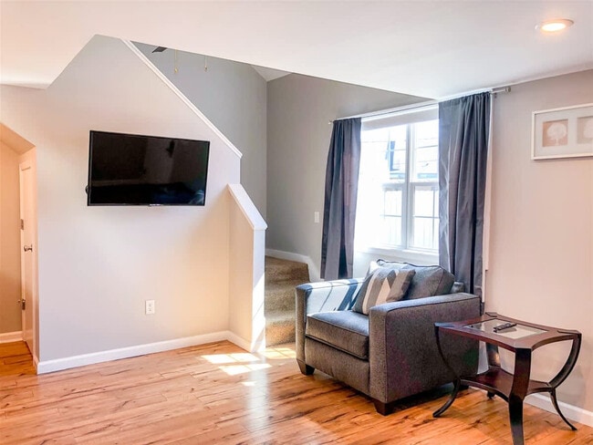 5218 Beach Dr in Panama City, FL - Foto de edificio - Building Photo