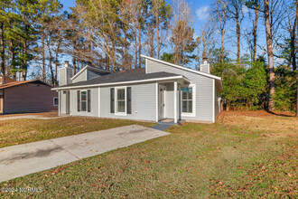 135 Twinwood Dr in Jacksonville, NC - Building Photo - Building Photo