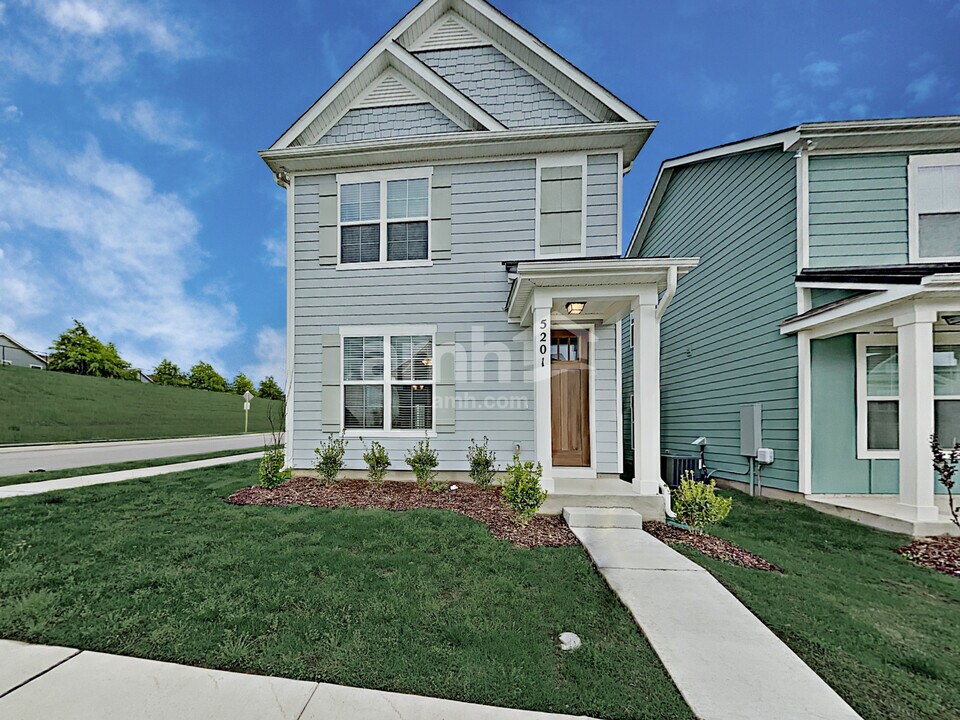 5201 Tupelo St in Nashville, TN - Foto de edificio