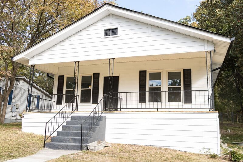 207 Ivy St in Rossville, GA - Foto de edificio