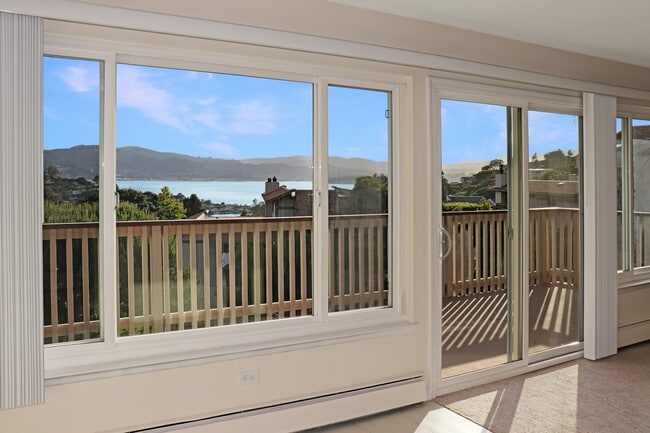 99 Marinero Cir in Tiburon, CA - Building Photo - Building Photo