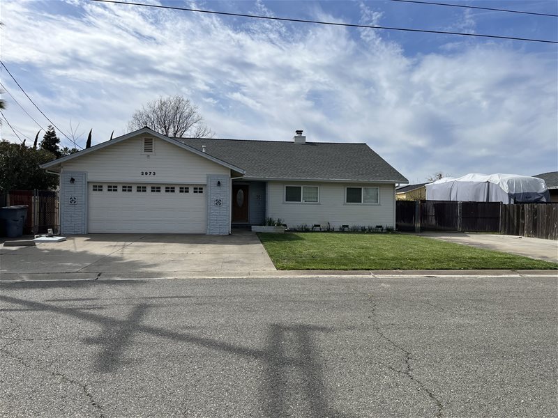 2973 Carr Dr in Yuba City, CA - Building Photo