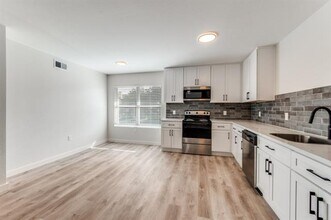 5917 Gaston Ave in Dallas, TX - Building Photo - Building Photo