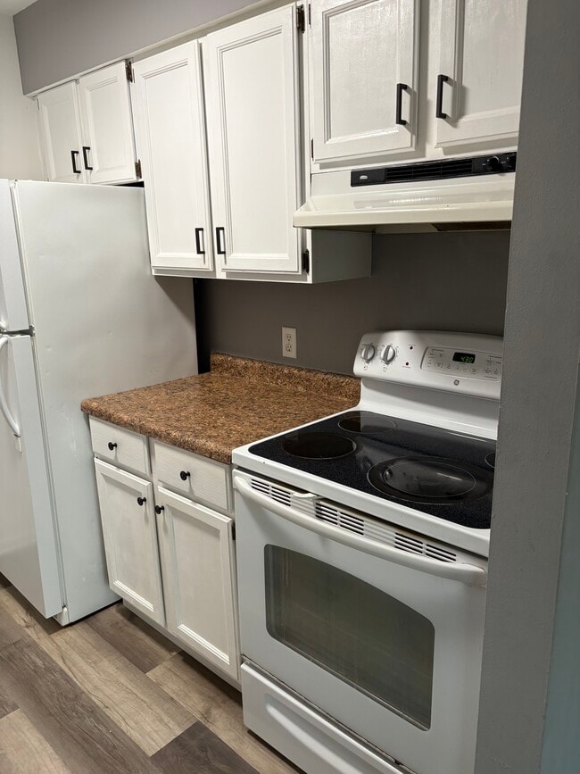 6710 Park Ridge Dr, Unit B in Madison, WI - Foto de edificio - Building Photo