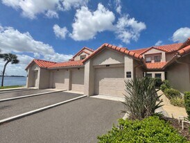 715 Magnolia Pl in Winter Haven, FL - Building Photo