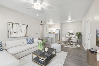 Southgate on Emerald in San Antonio, TX - Building Photo - Building Photo