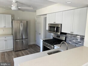 115 Carrie Ln in Phoenixville, PA - Foto de edificio - Building Photo