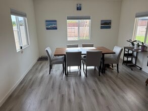 5308 Feathers Ave in Redding, CA - Building Photo - Building Photo