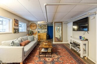3021 N Davlin Ct, Unit Garden Unit in Chicago, IL - Building Photo - Building Photo