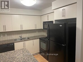 310-310 Burnhamthorpe Rd W in Mississauga, ON - Building Photo - Building Photo