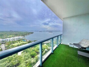 601 NE 36th St in Miami, FL - Building Photo - Building Photo