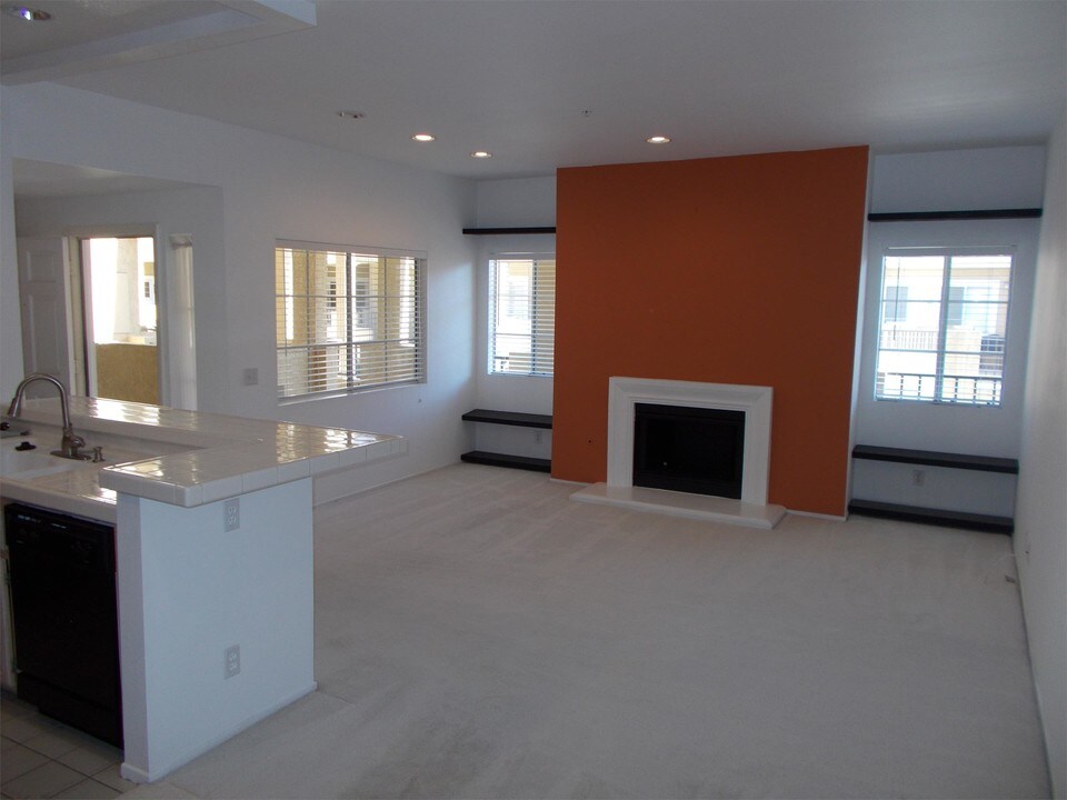 16912 Sims Lane in Huntington Beach, CA - Building Photo