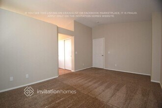 7413 Sunspot Dr in Las Vegas, NV - Foto de edificio - Building Photo