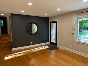 3805 Colewood Dr in Raleigh, NC - Foto de edificio - Building Photo