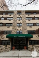 524 W Briar Pl, Unit #208 Apartments