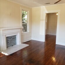924 Howard St in Taylor, TX - Building Photo - Building Photo