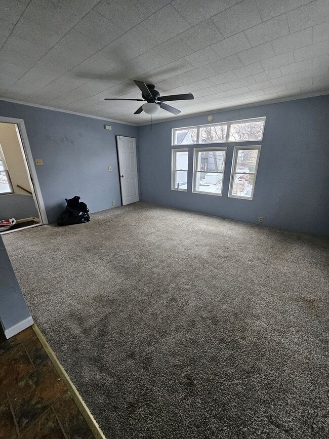 652 E 4th St in Erie, PA - Foto de edificio - Building Photo