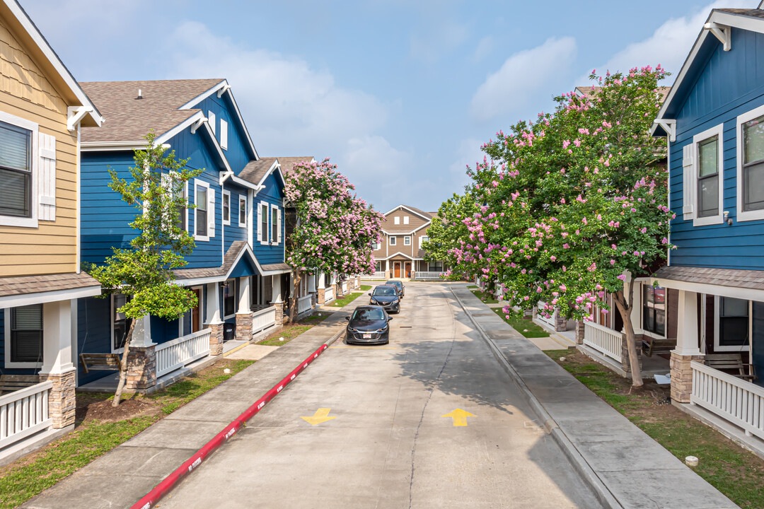 The Villas at Riverbend in Baton Rouge, LA - Building Photo