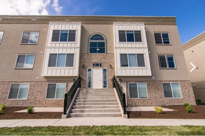 796 E 500 S, Unit 301 in American Fork, UT - Building Photo