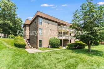 5805 Royal Ridge Dr in West Springfield, VA - Building Photo - Building Photo