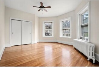 369 Tappan St, Unit 8 in Brookline, MA - Foto de edificio - Building Photo