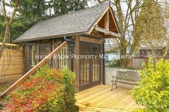 1927 SE Spokane St in Portland, OR - Building Photo - Building Photo