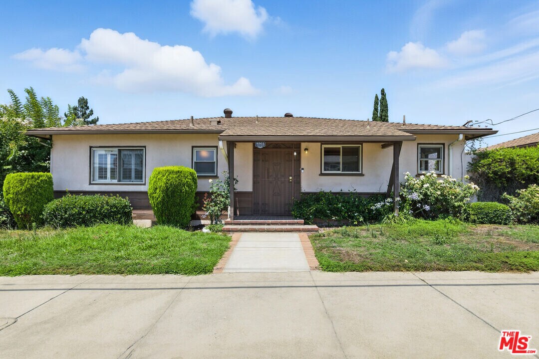 8361 Wentworth St in Los Angeles, CA - Building Photo