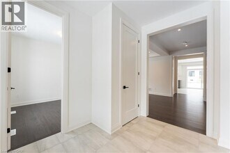 5 Mayflower Gdn in Adjala-Tosorontio, ON - Building Photo - Building Photo
