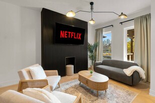 24 Denison Square, Unit SI ID1403813P in Toronto, ON - Building Photo