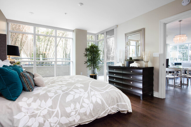 Astoria at Central Park West in Irvine, CA - Foto de edificio - Building Photo