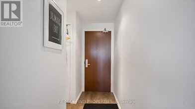 70 Temperance St in Toronto, ON - Building Photo - Building Photo