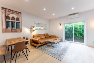 8821 Rue Lajeunesse in Montréal, QC - Building Photo - Building Photo